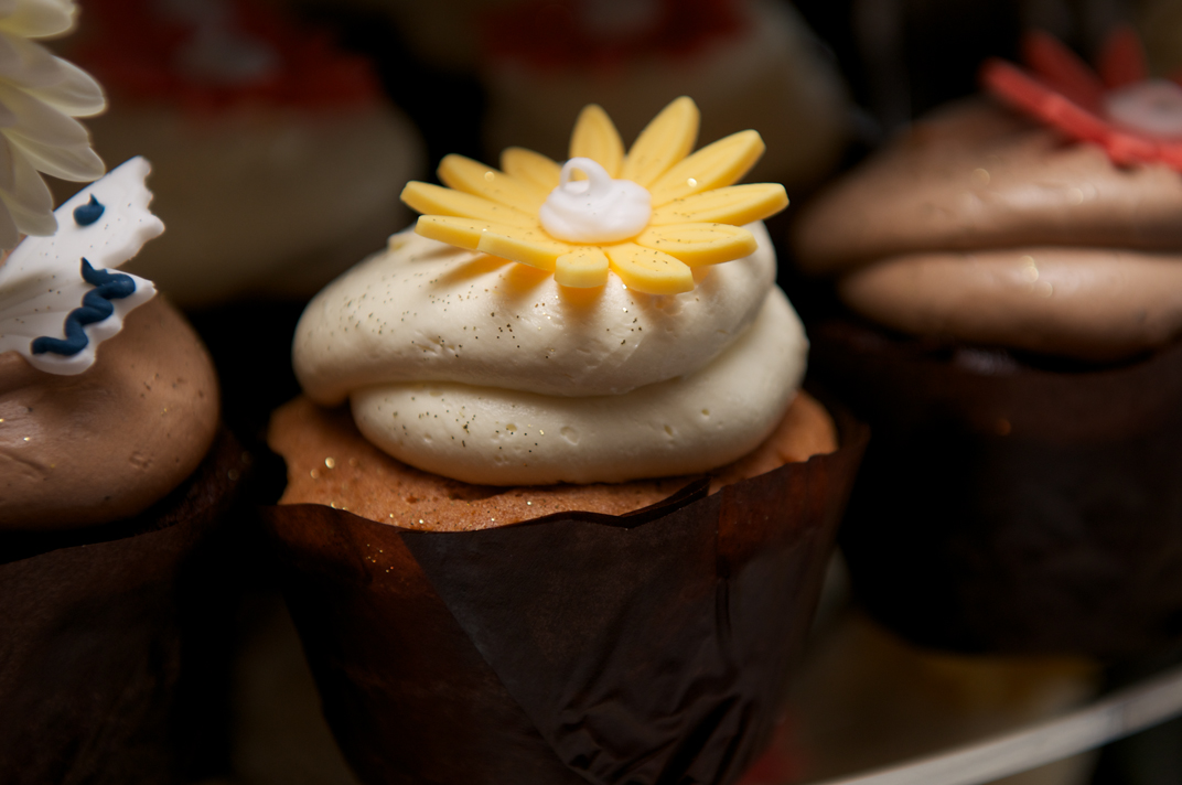sunflower wedding theme cupcakes